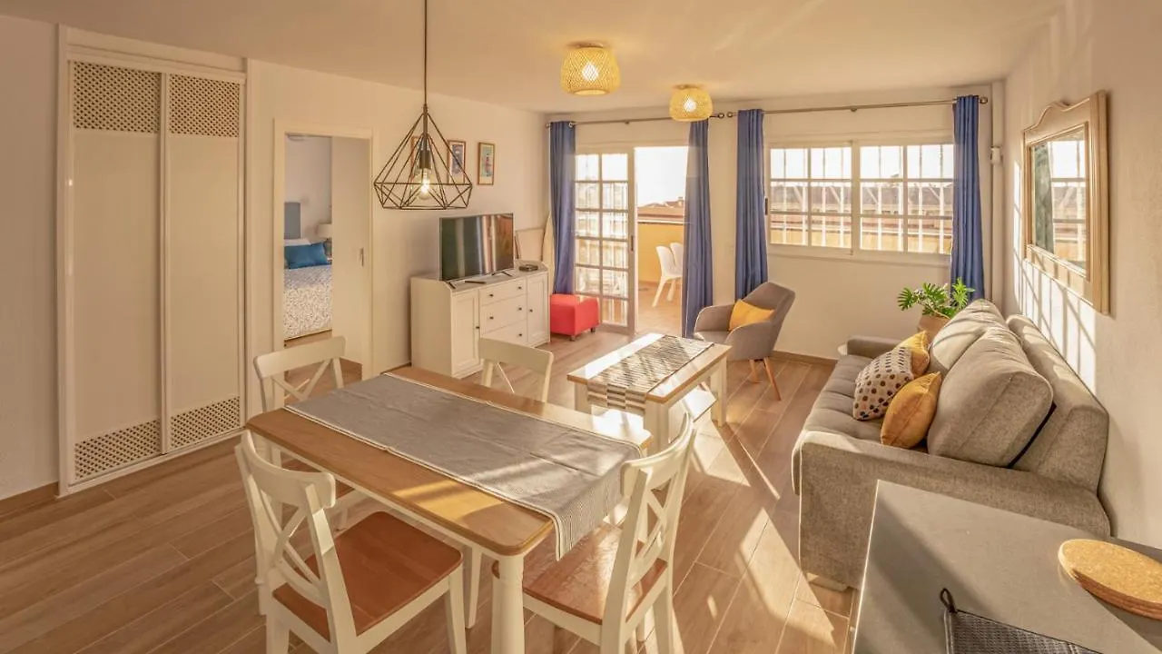 Holidays In The Sun, The Heights, Playa Los Cristianos Arona  Spanien
